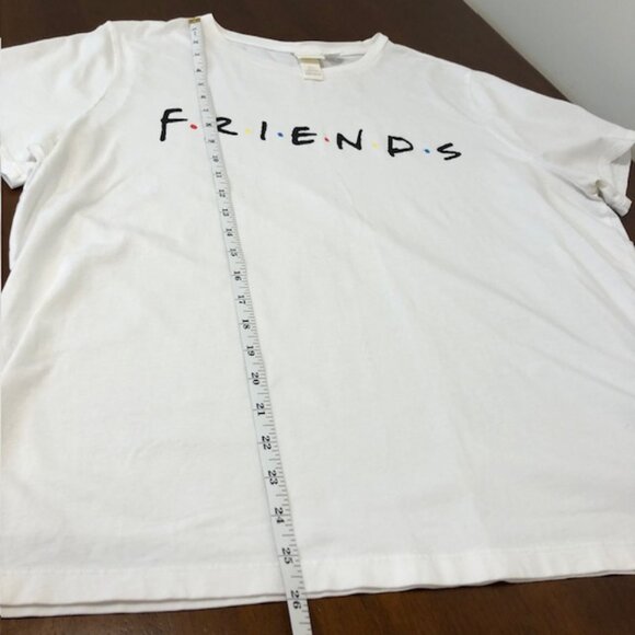 H & M Friends Unisex T-Shirt Size XL. - Picture 8 of 12